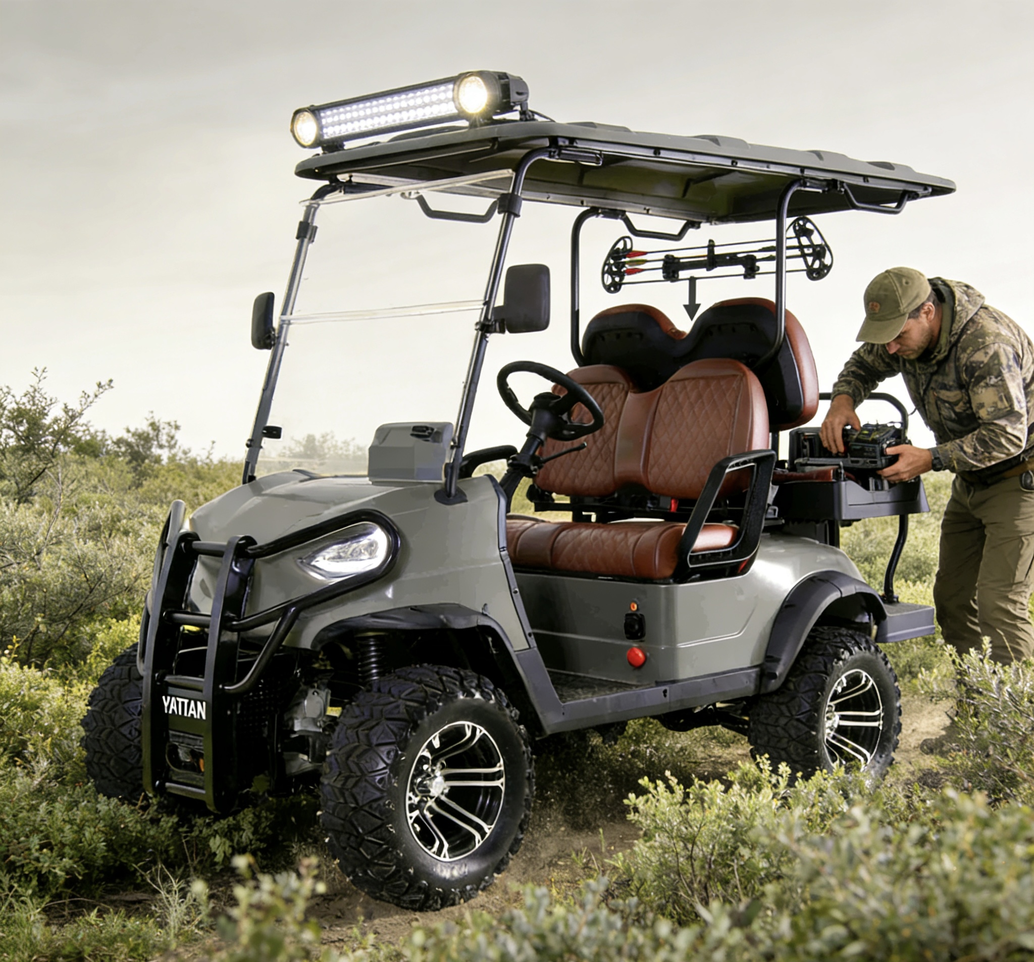 GQ22Q Silent Electric Hunting UTV | 72V 4WD All-Terrain Hunting Cart Carrinho de golfe elétrico de caça GQ22Q 72V 4WD, equipamento de ajuste de caçador profissional em uma cena de caça selvagem
